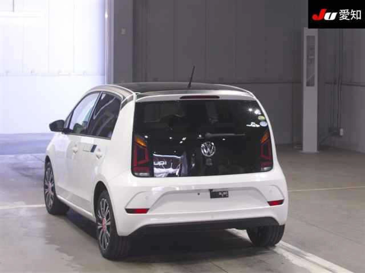 VOLKSWAGEN UP
