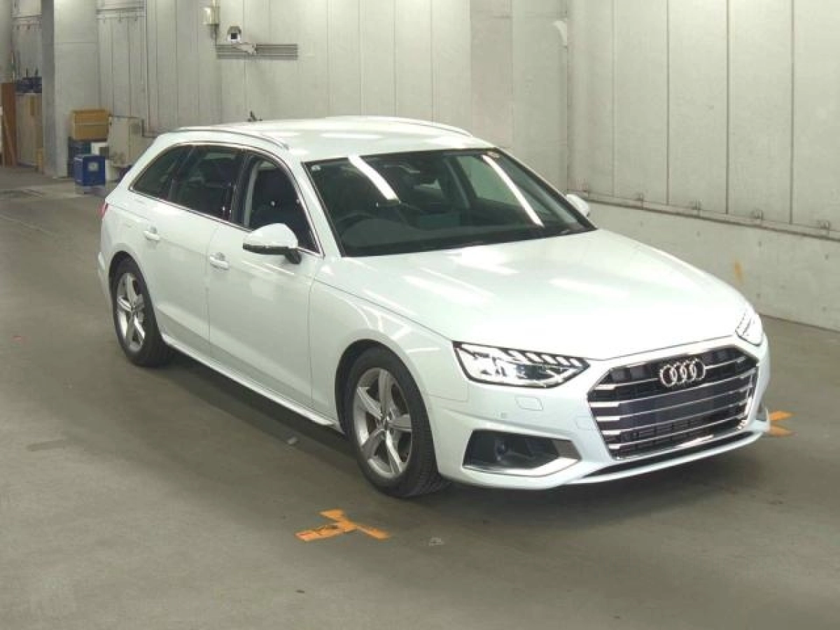 AUDI A4 8WDEM 2021