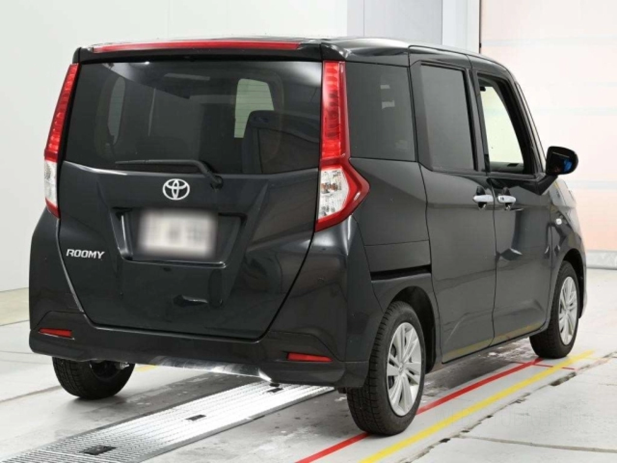 TOYOTA ROOMY