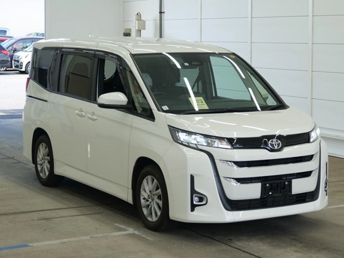 TOYOTA NOAH MZRA90W 2023
