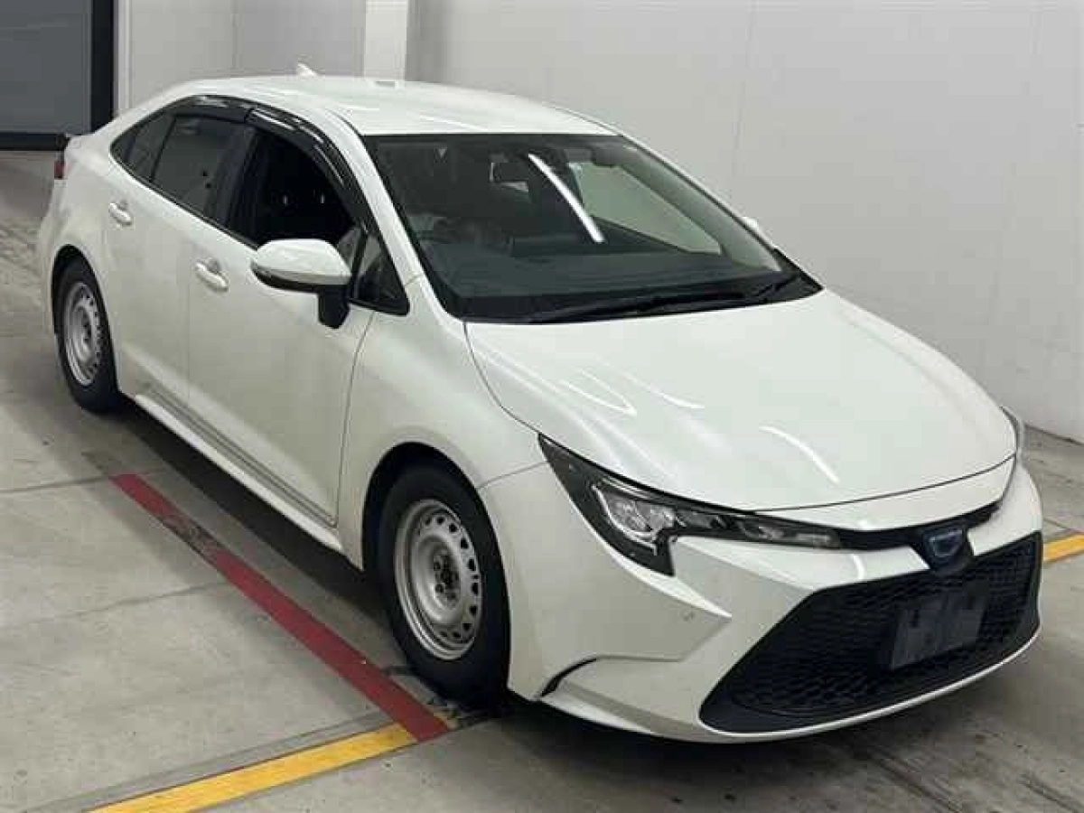 TOYOTA COROLLA ZWE211 2021