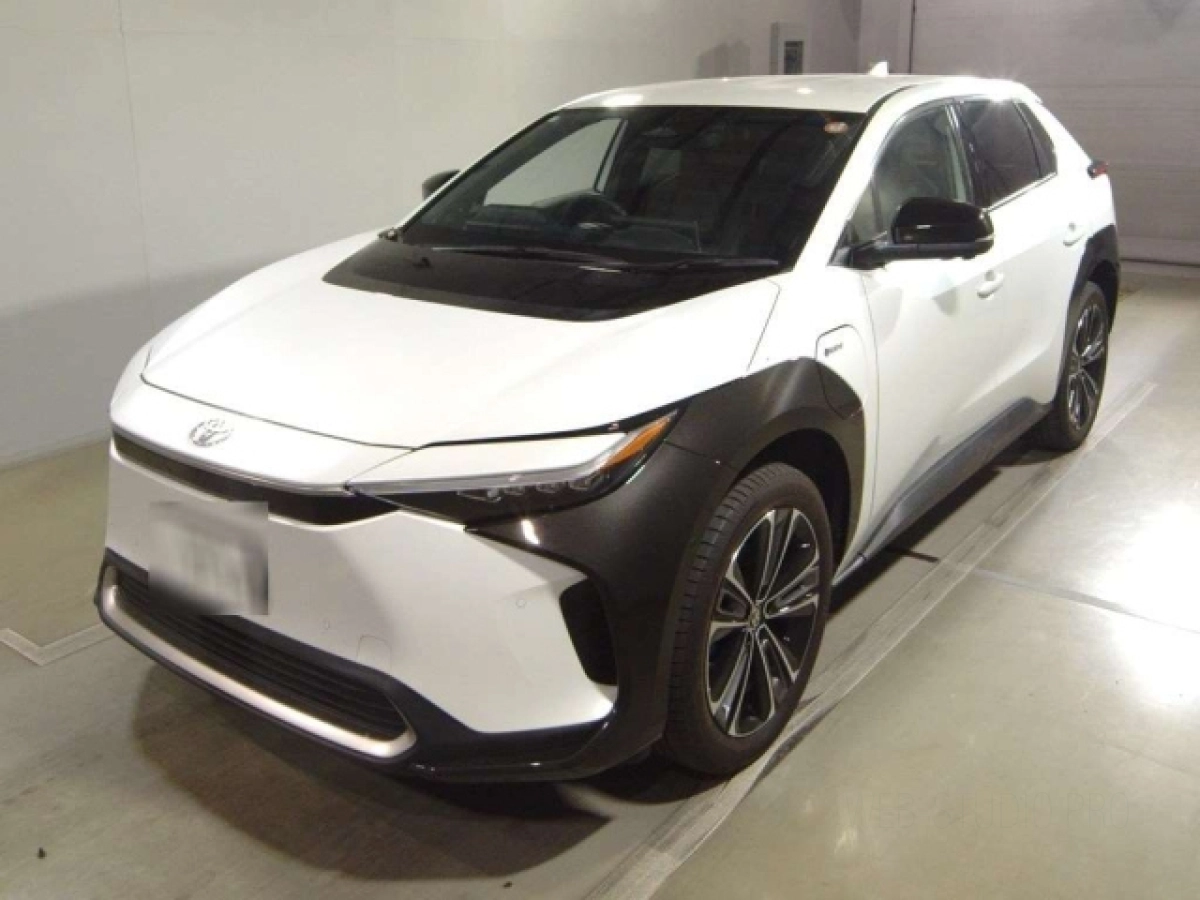 TOYOTA BZ4X YEAM15 2024