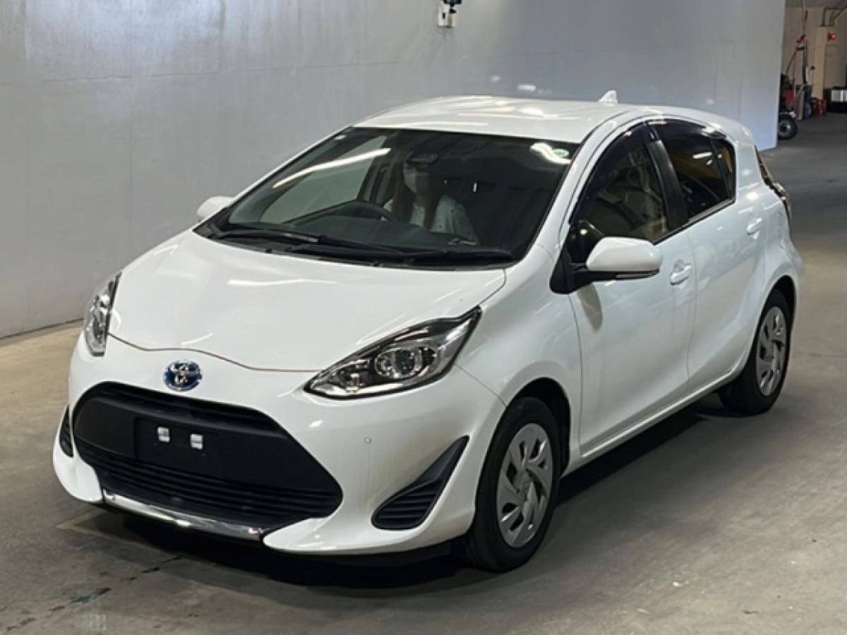 TOYOTA AQUA NHP10 2021