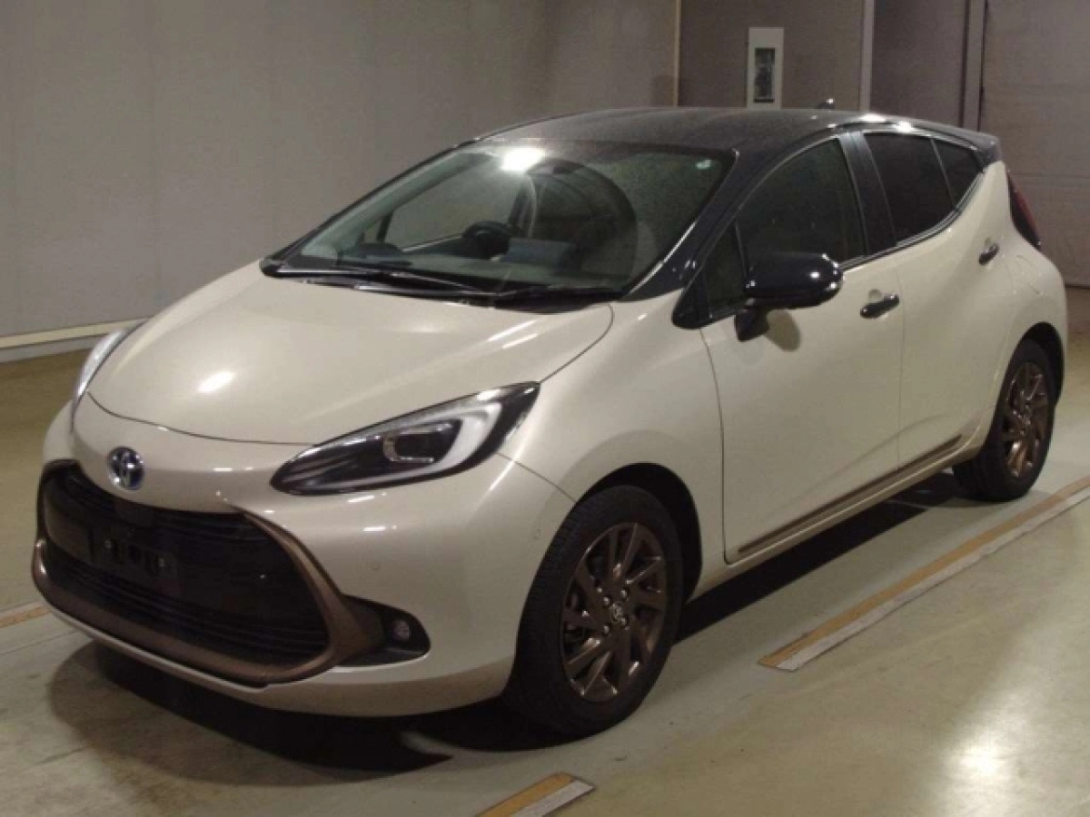 TOYOTA AQUA MXPK11 2024