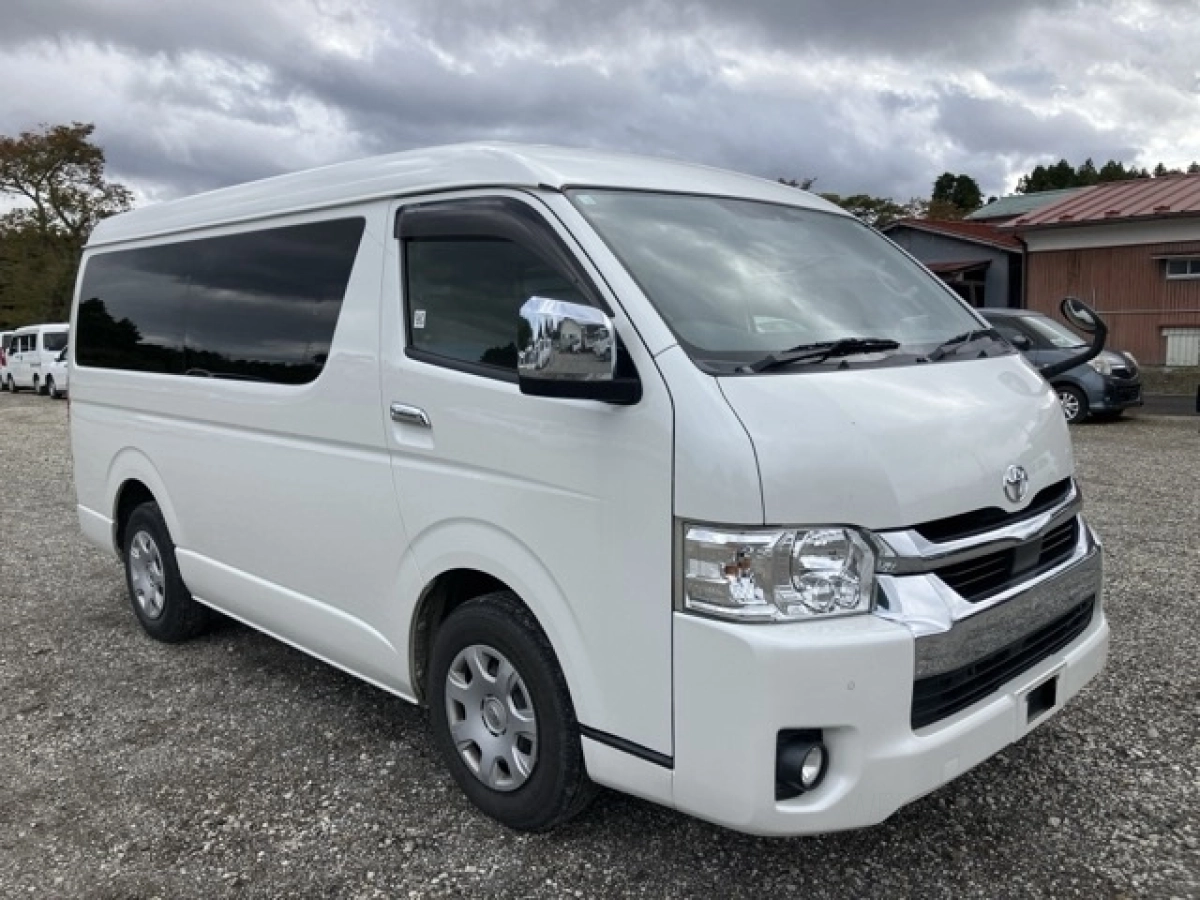 TOYOTA HIACE TRH214W 2020