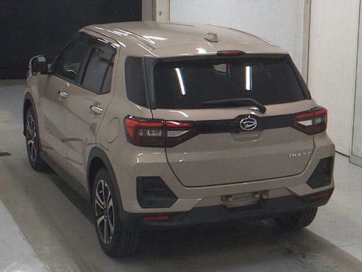 DAIHATSU ROCKY