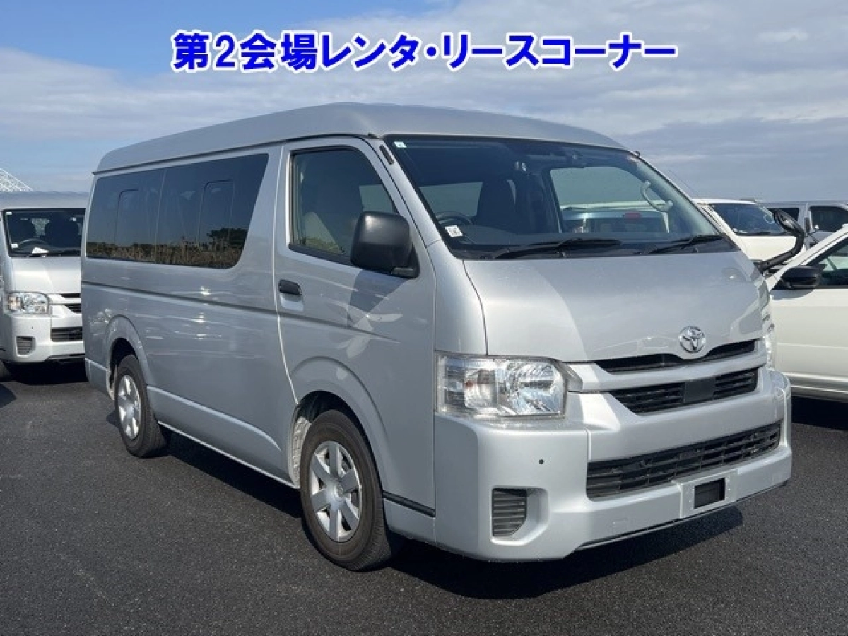 TOYOTA HIACE
