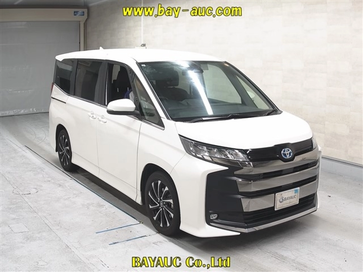 TOYOTA NOAH ZWR90W 2024