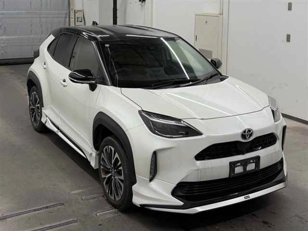 TOYOTA YARIS CROSS