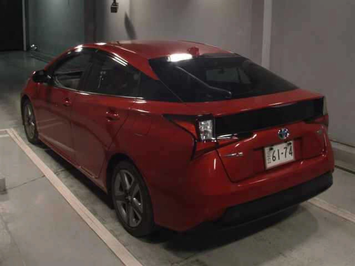TOYOTA PRIUS