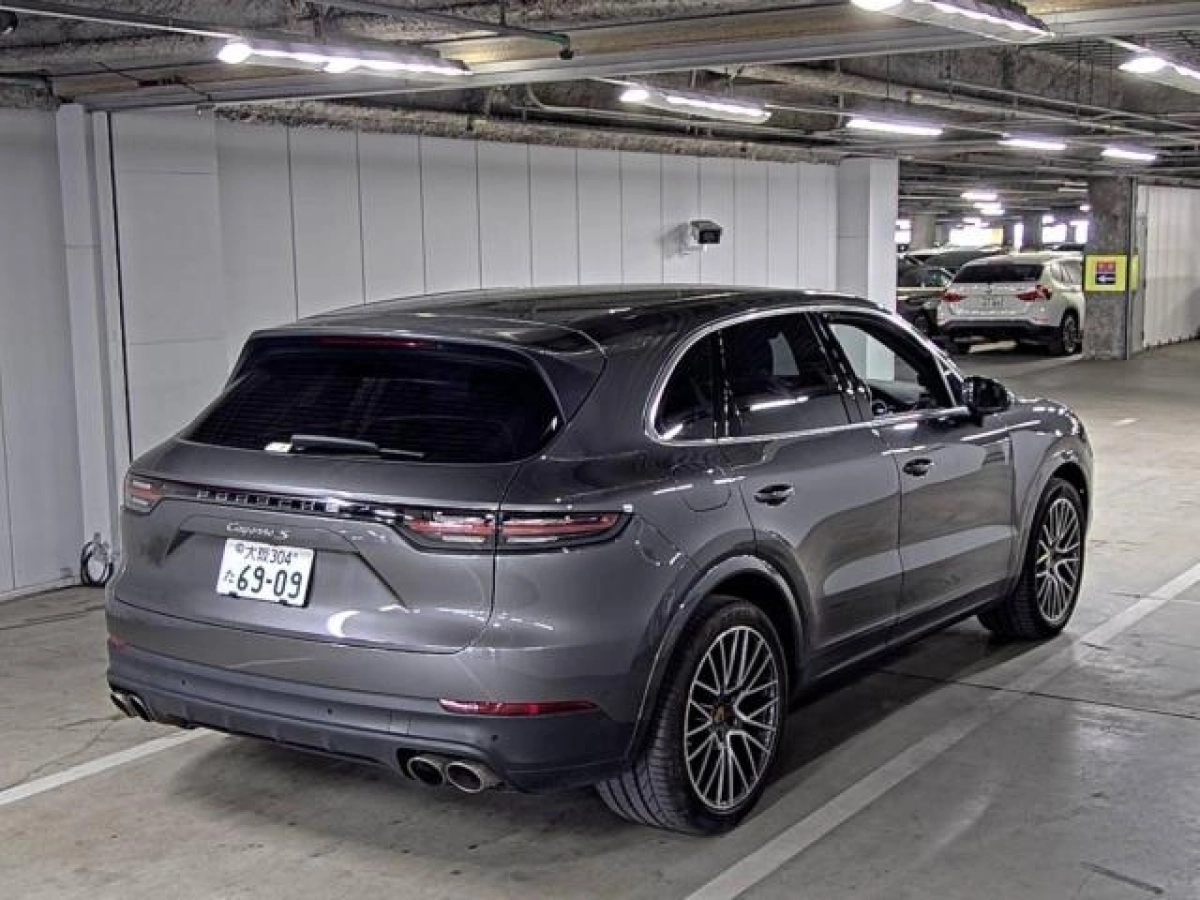 PORSCHE CAYENNE