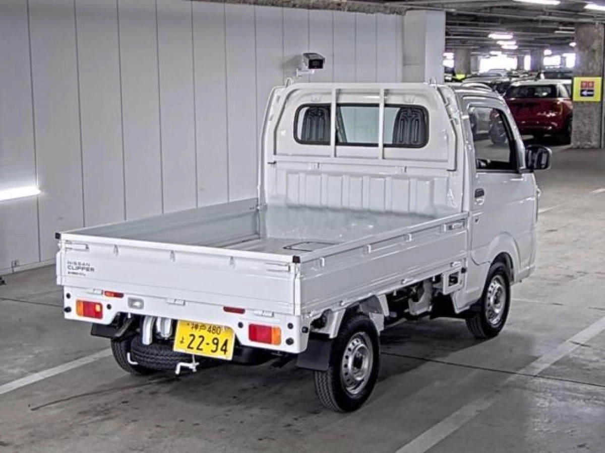 NISSAN CLIPPER TRUCK