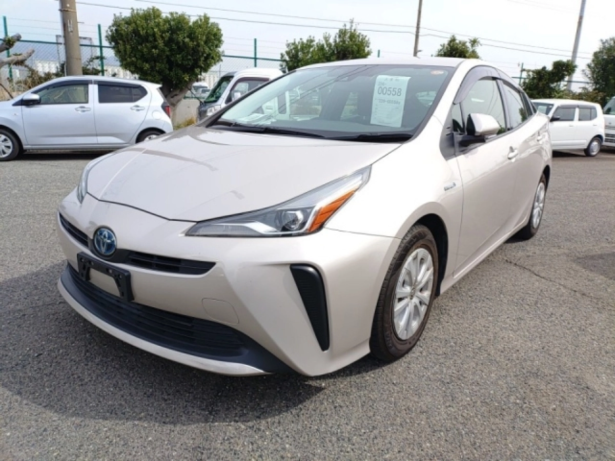TOYOTA PRIUS