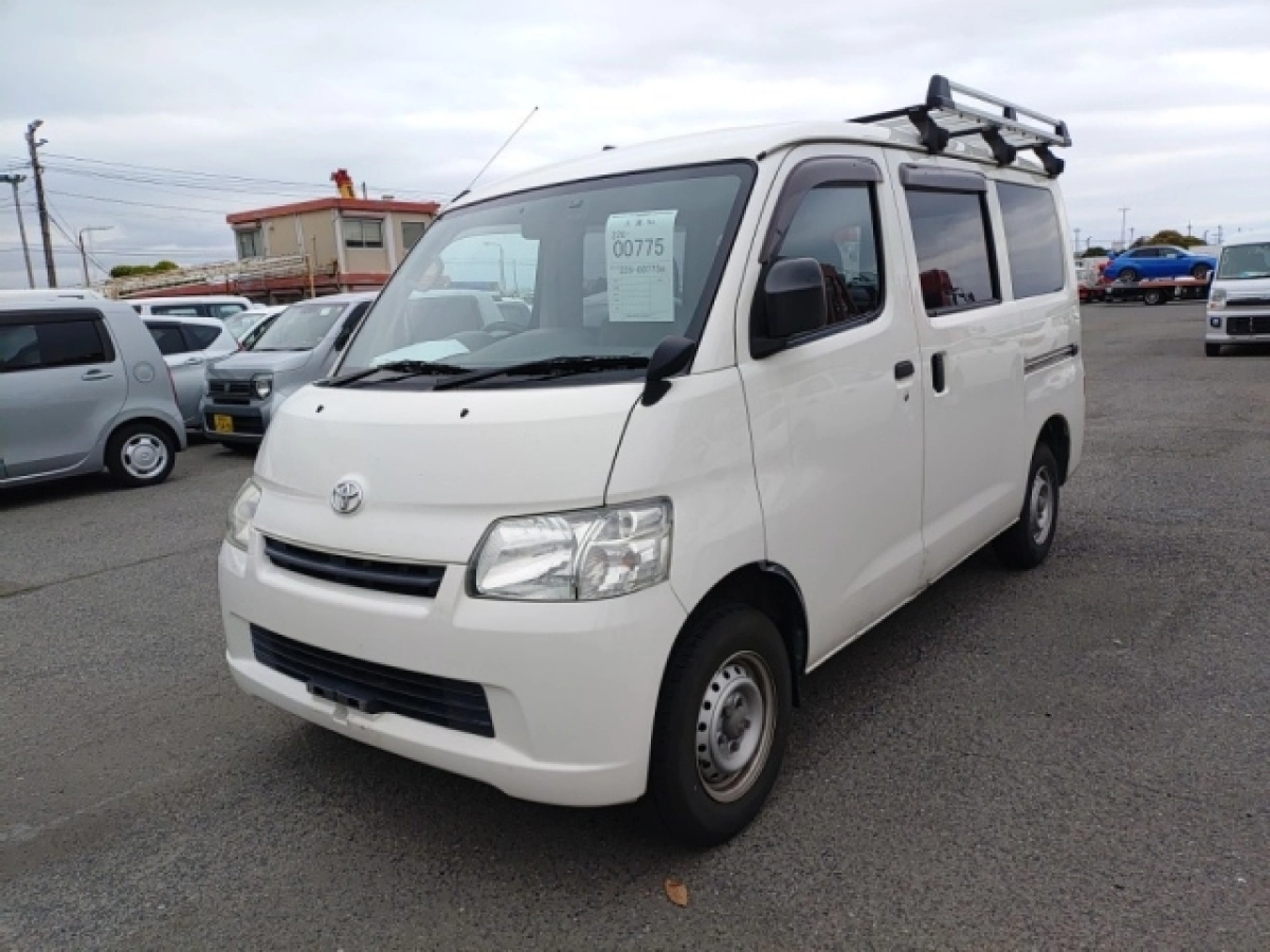 TOYOTA TOWN ACE VAN