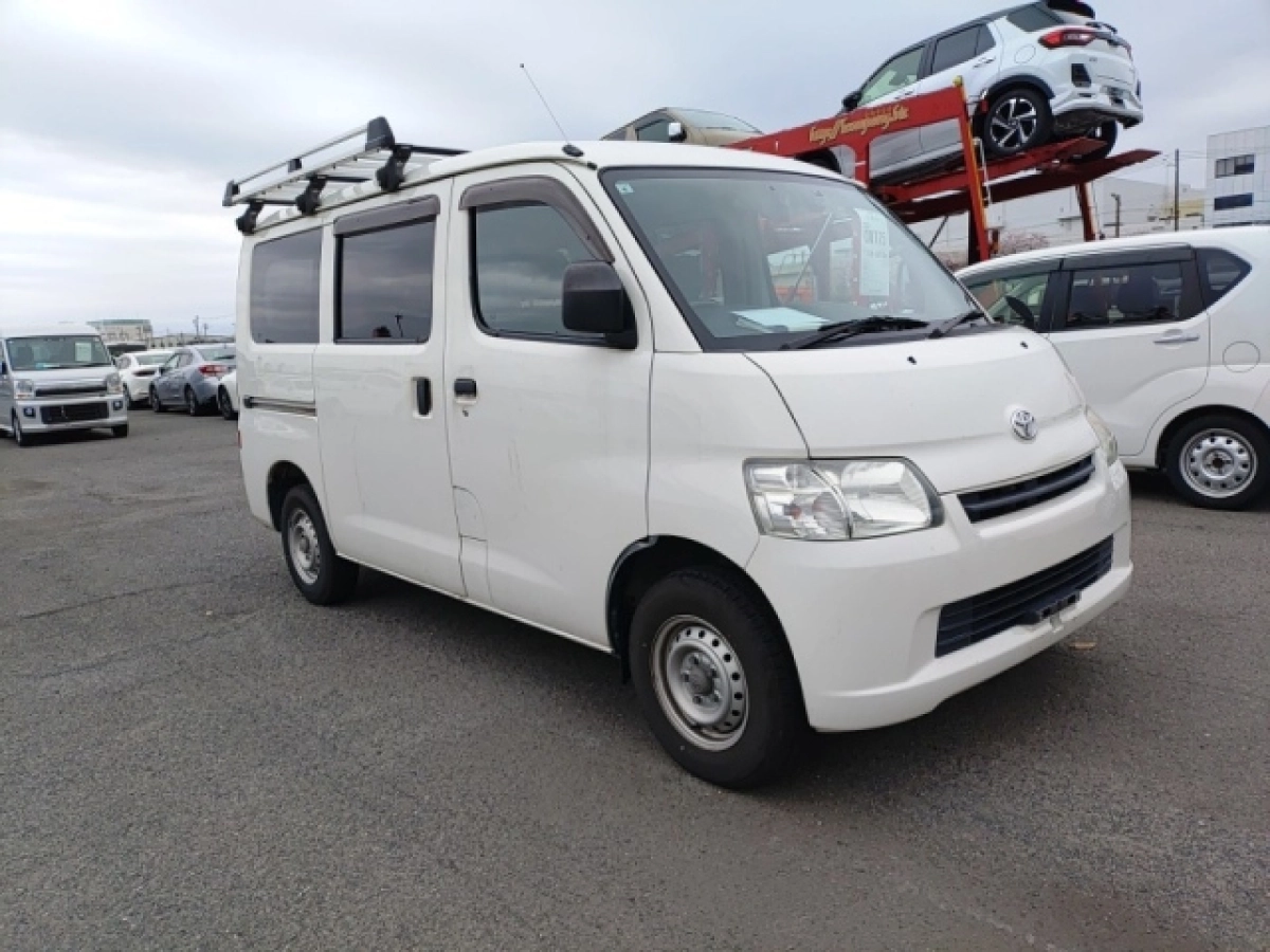 TOYOTA TOWN ACE VAN