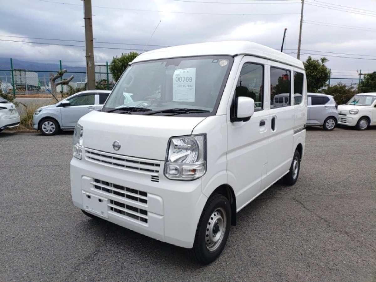 NISSAN CLIPPER VAN