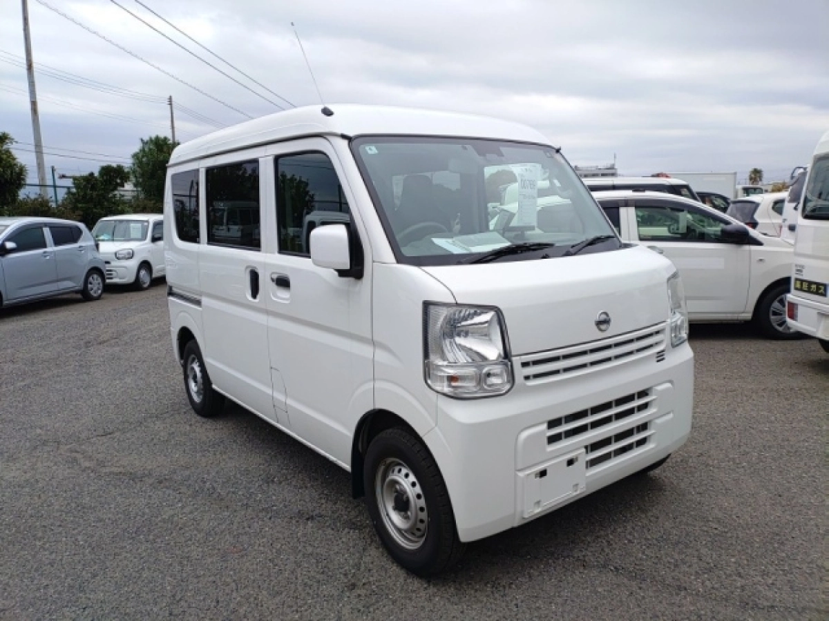 NISSAN CLIPPER VAN