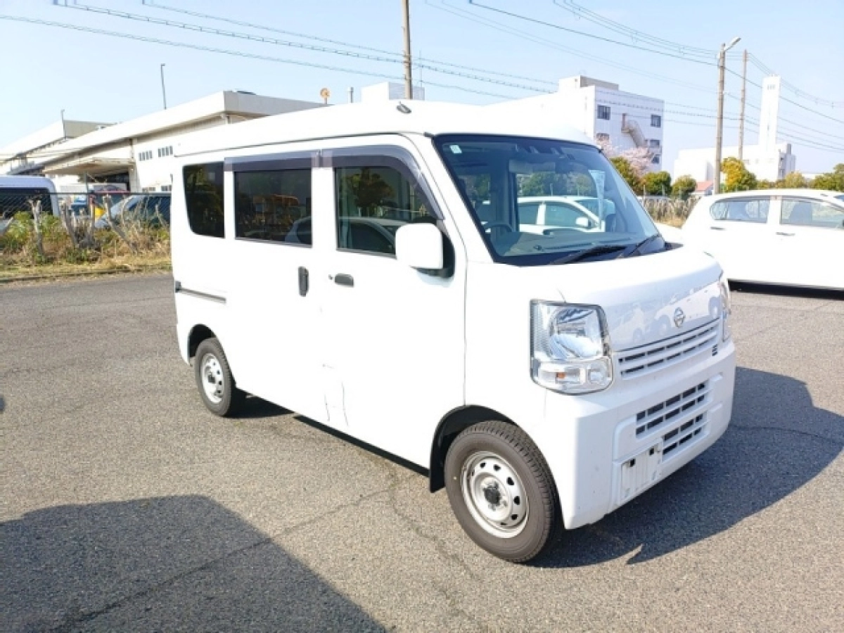 NISSAN CLIPPER VAN