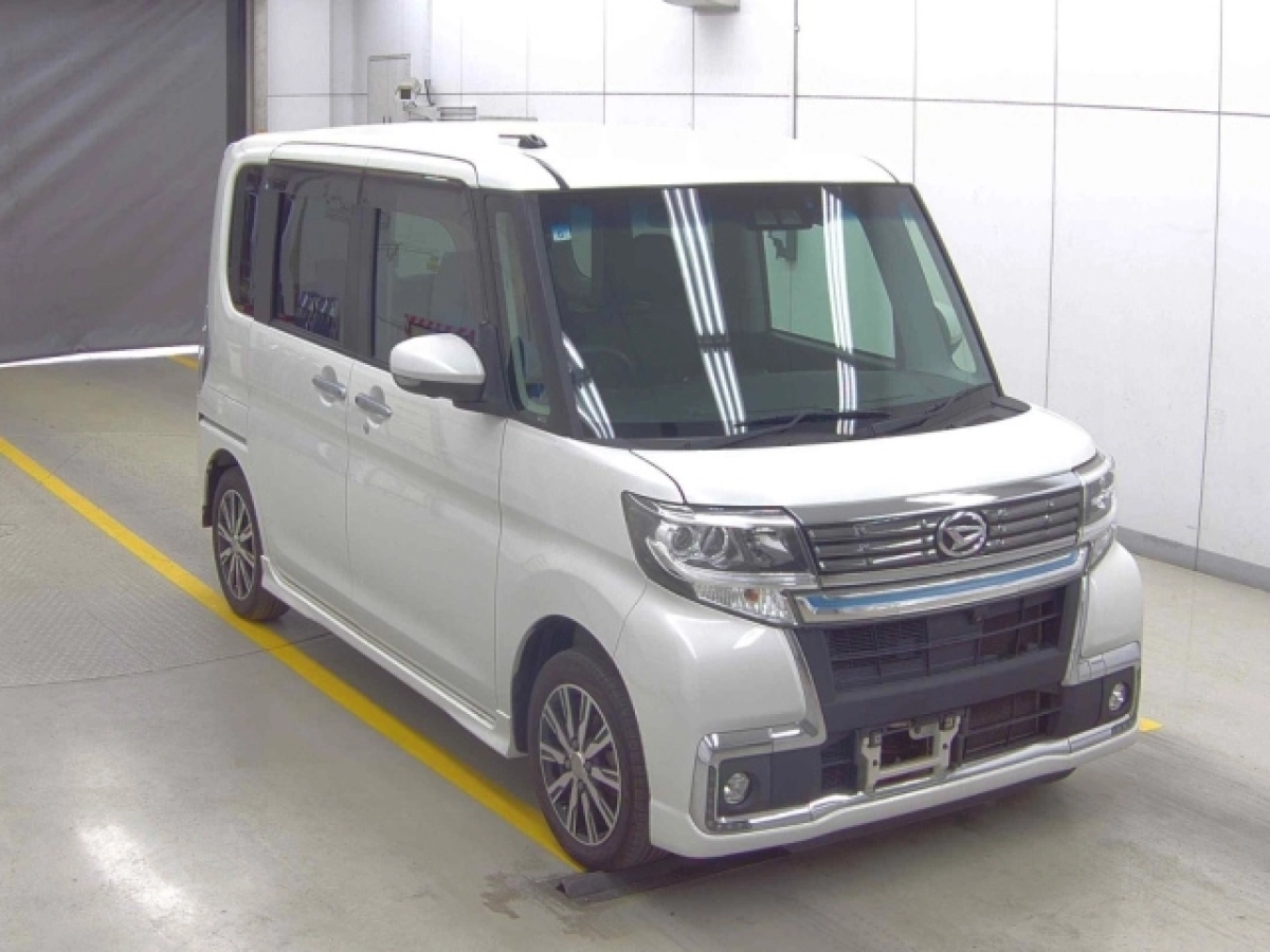 DAIHATSU TANTO LA600S 2019