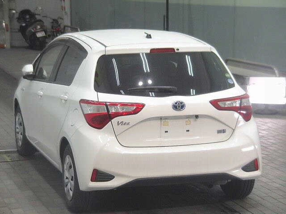 TOYOTA VITZ