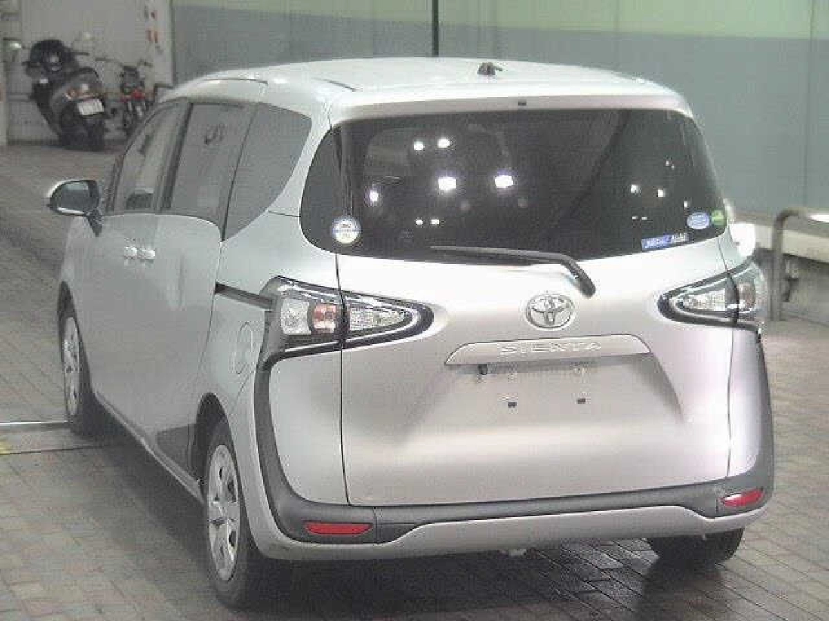 TOYOTA SIENTA