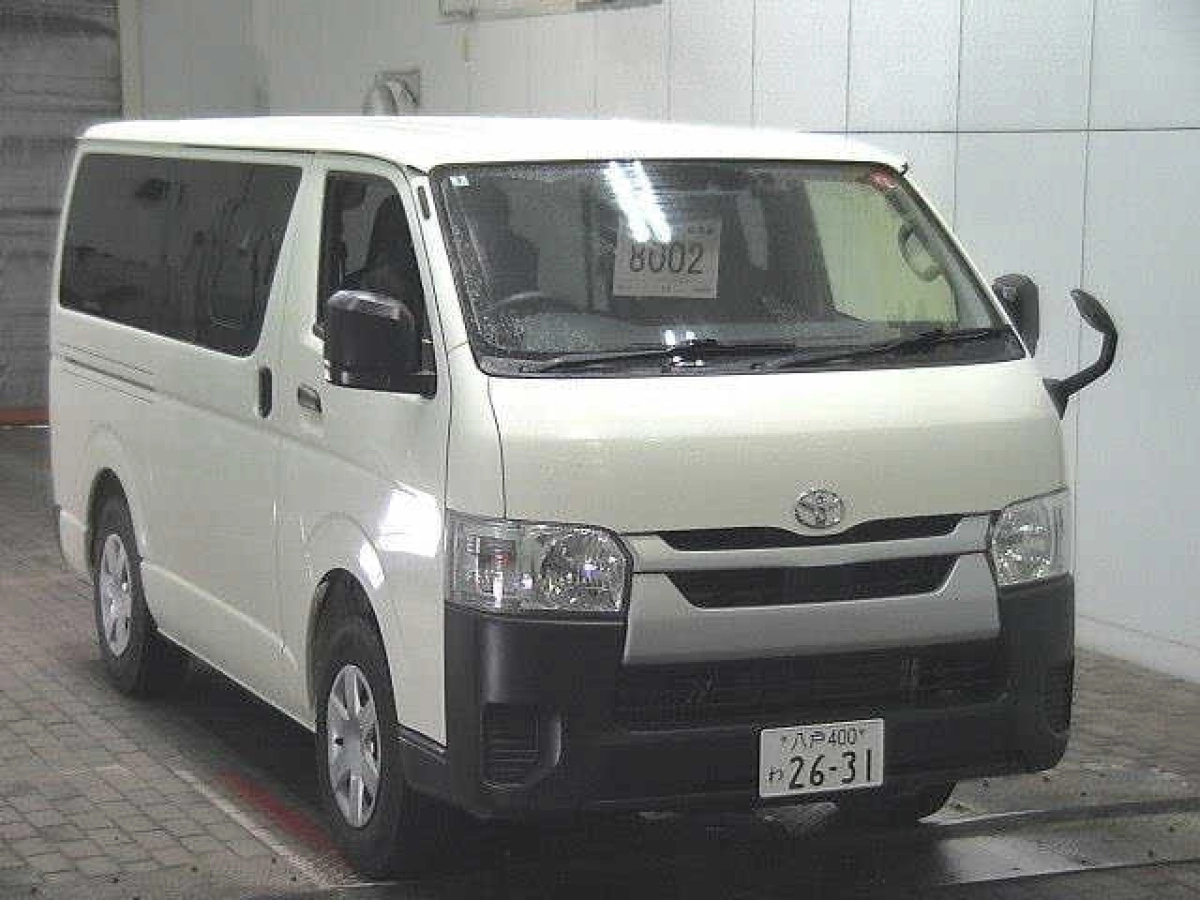 TOYOTA HIACE VAN GDH206V 2022