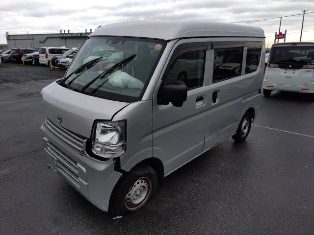 NISSAN CLIPPER VAN