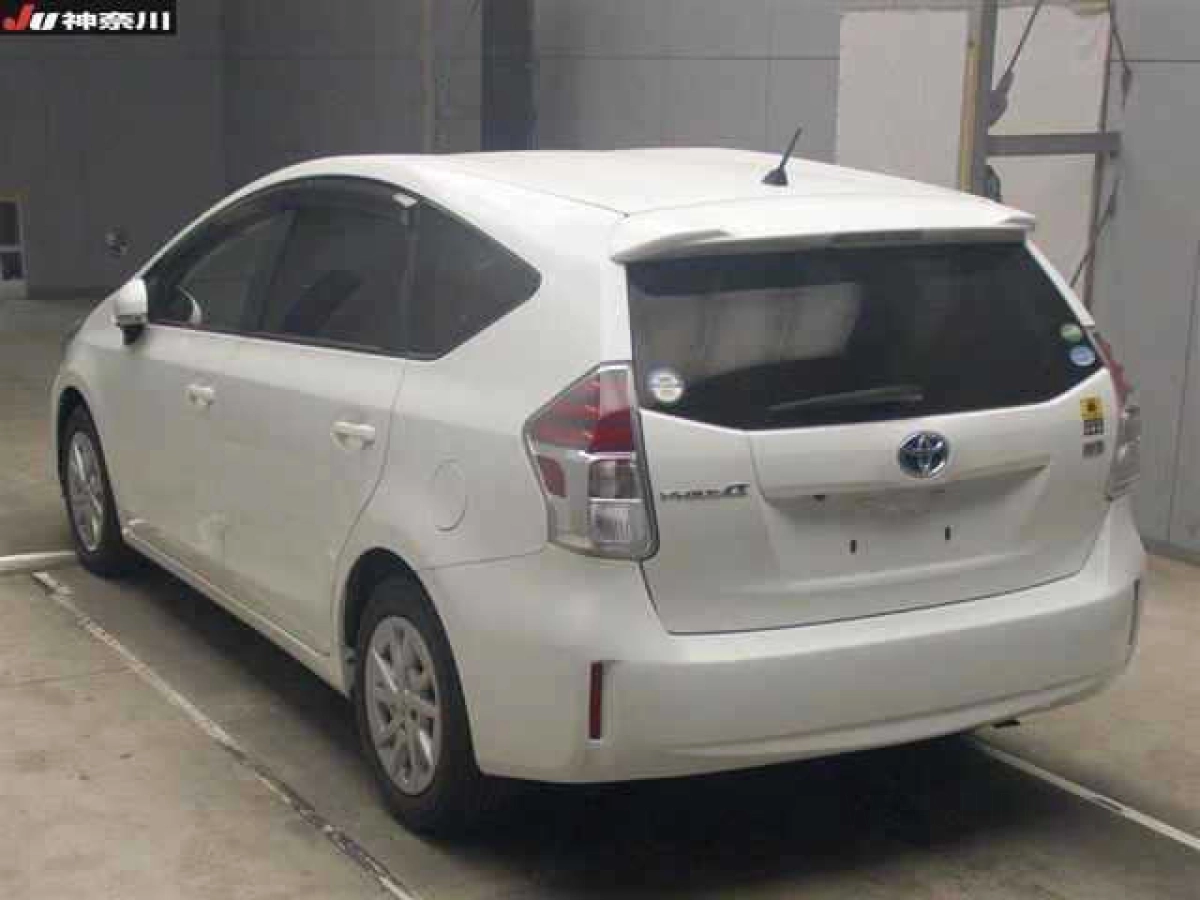 TOYOTA PRIUS ALPHA