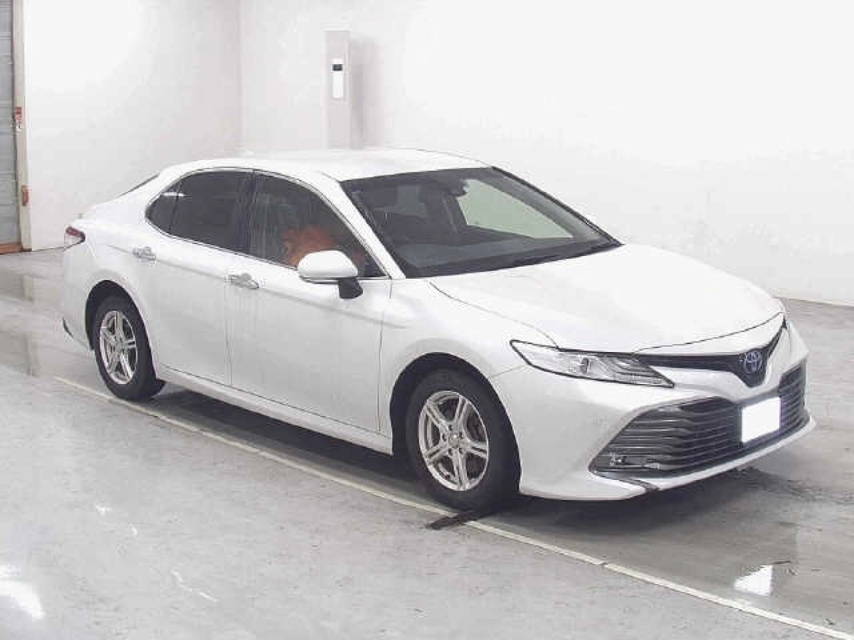 TOYOTA CAMRY AXVH70 2020