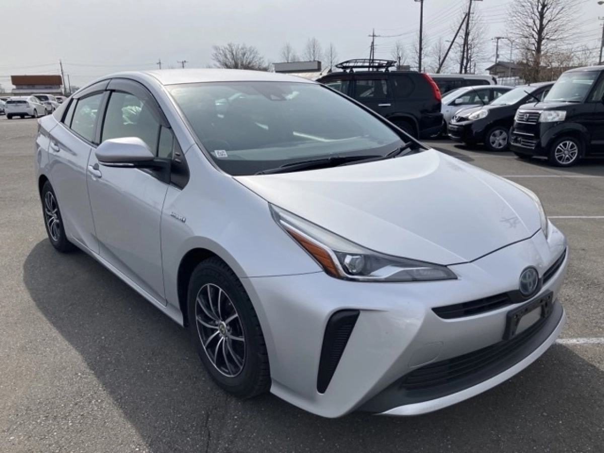 TOYOTA PRIUS
