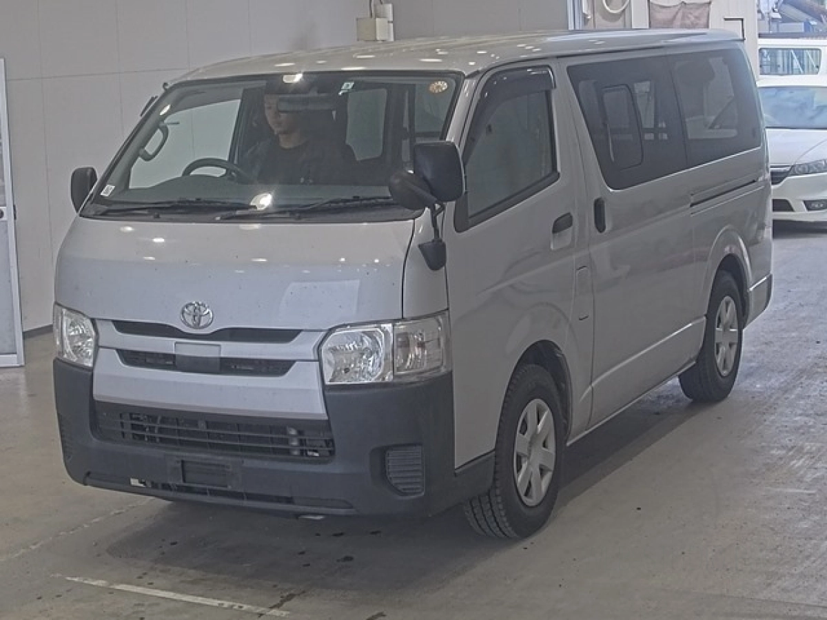 TOYOTA HIACE VAN TRH200V 2019
