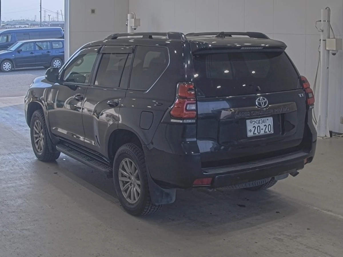 TOYOTA LAND CRUISER PRADO