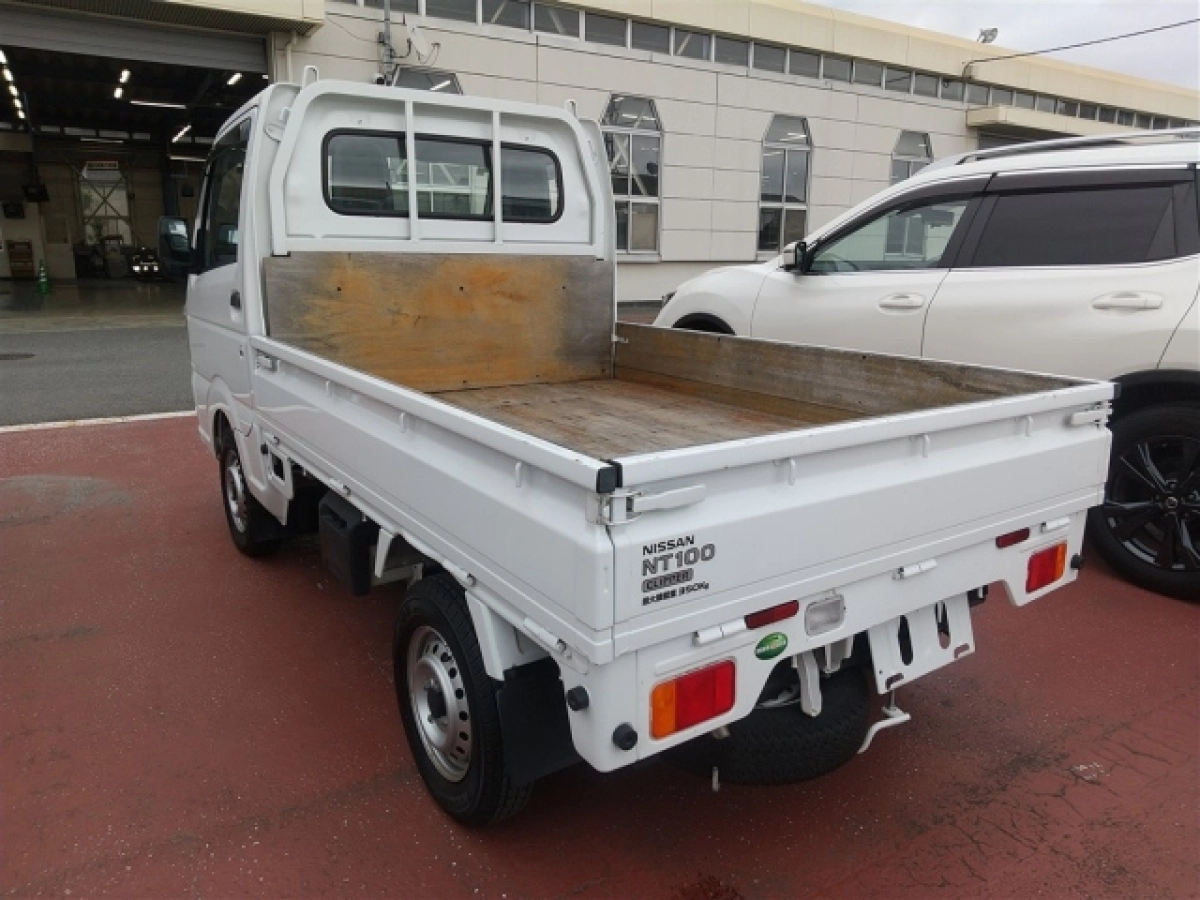NISSAN CLIPPER TRUCK