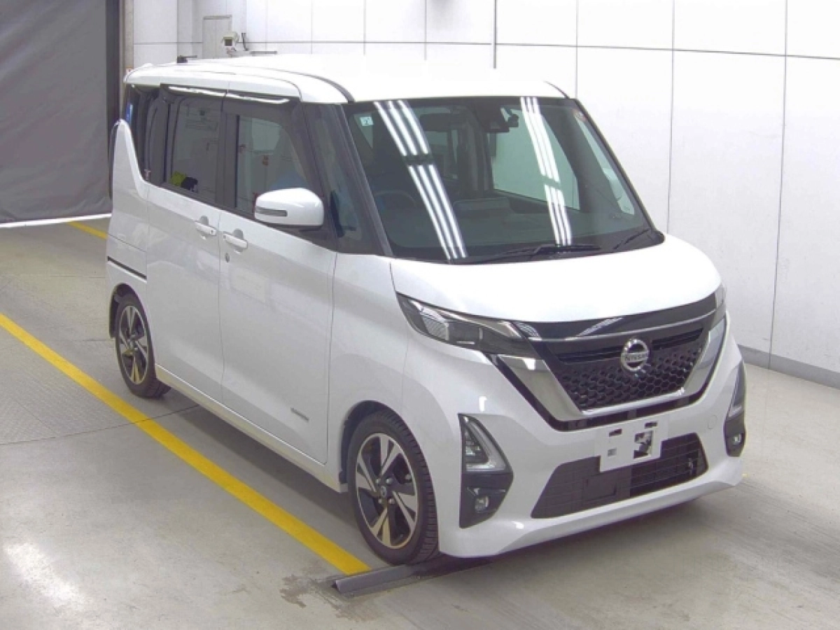 NISSAN ROOX