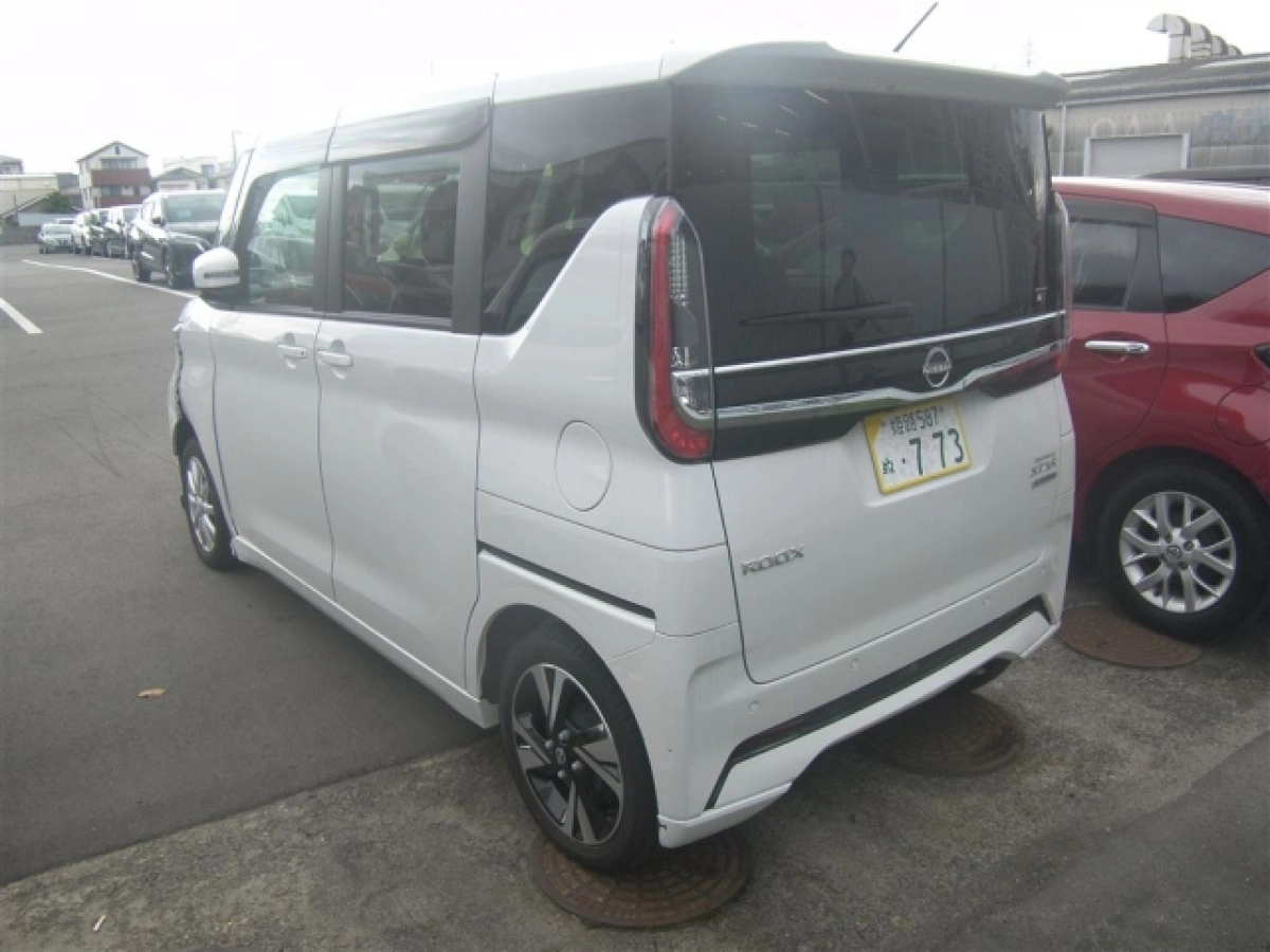 NISSAN ROOX