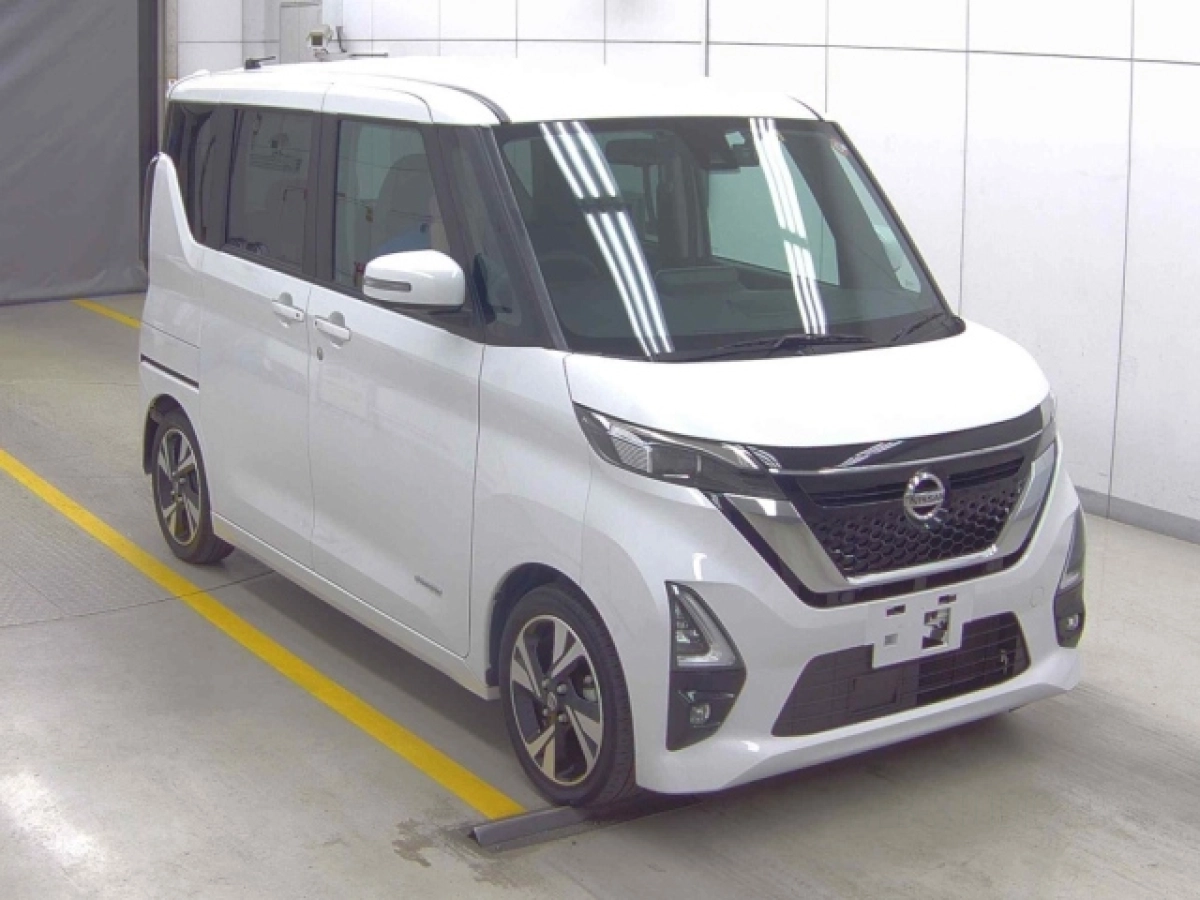 NISSAN ROOX