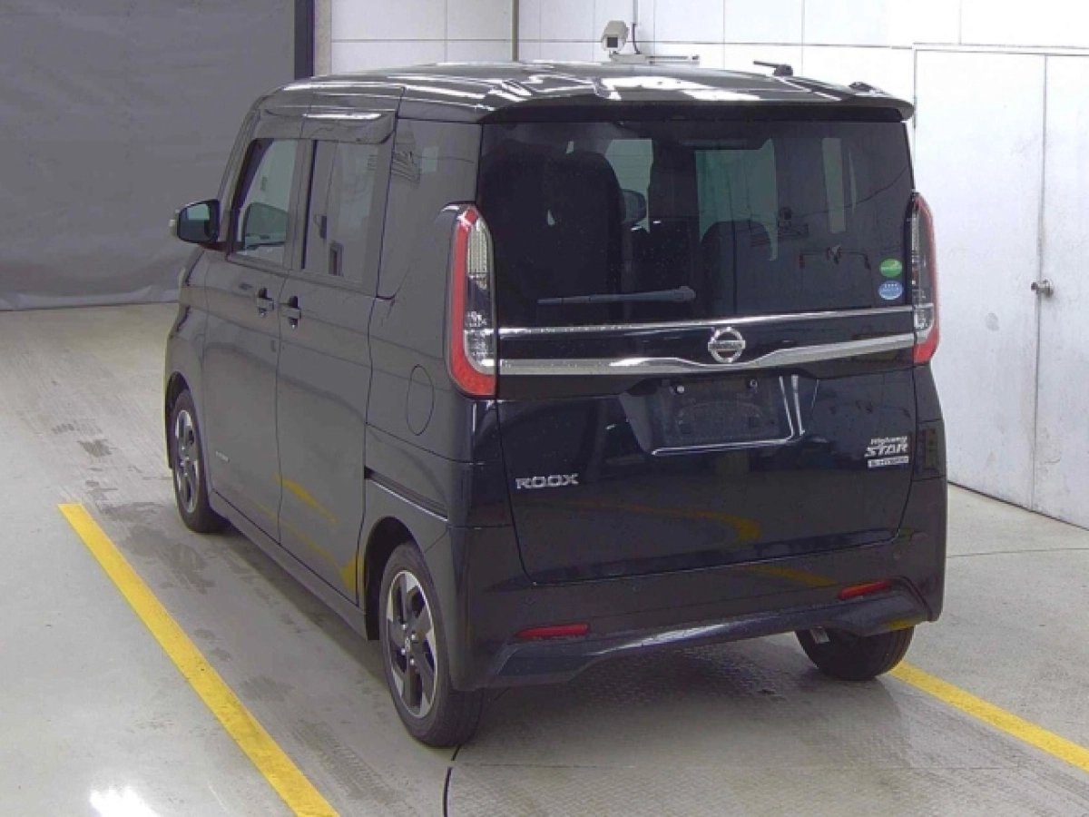NISSAN ROOX