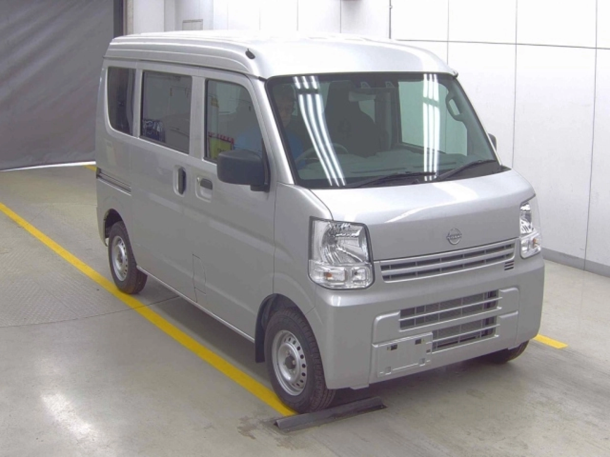 NISSAN CLIPPER VAN