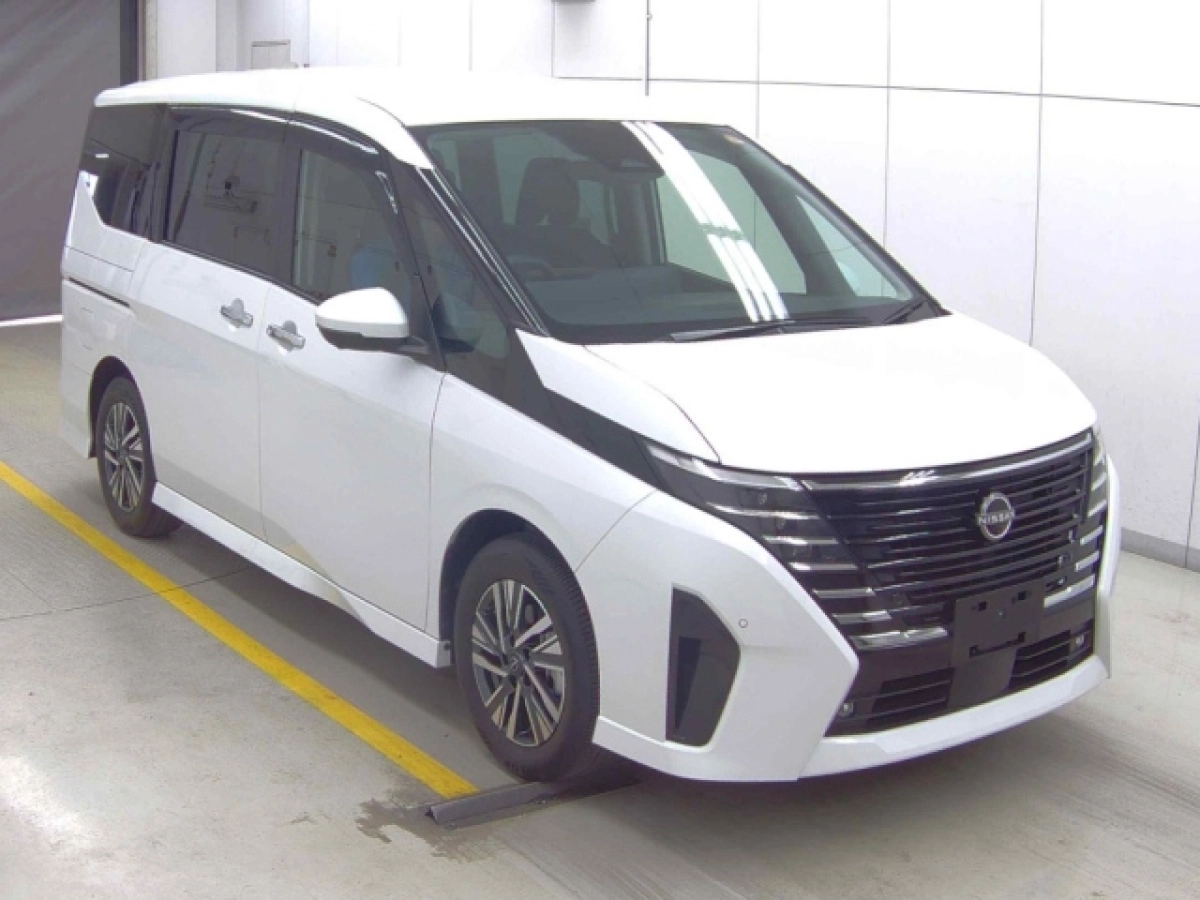 NISSAN SERENA