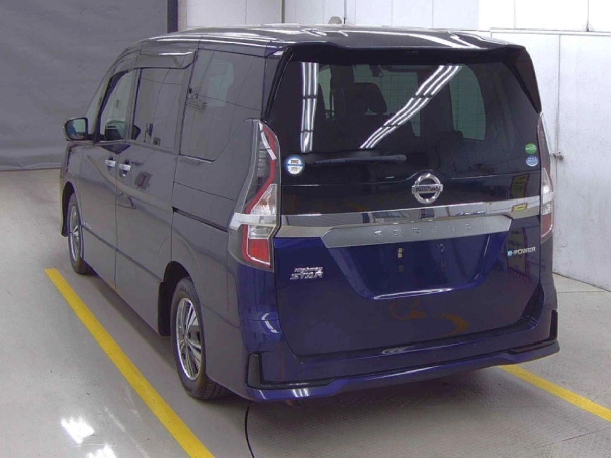 NISSAN SERENA