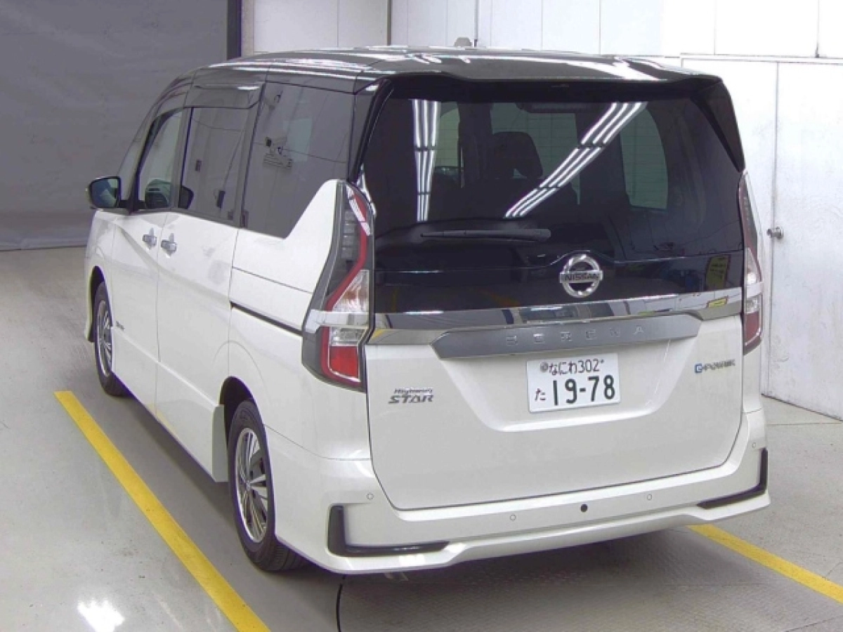 NISSAN SERENA