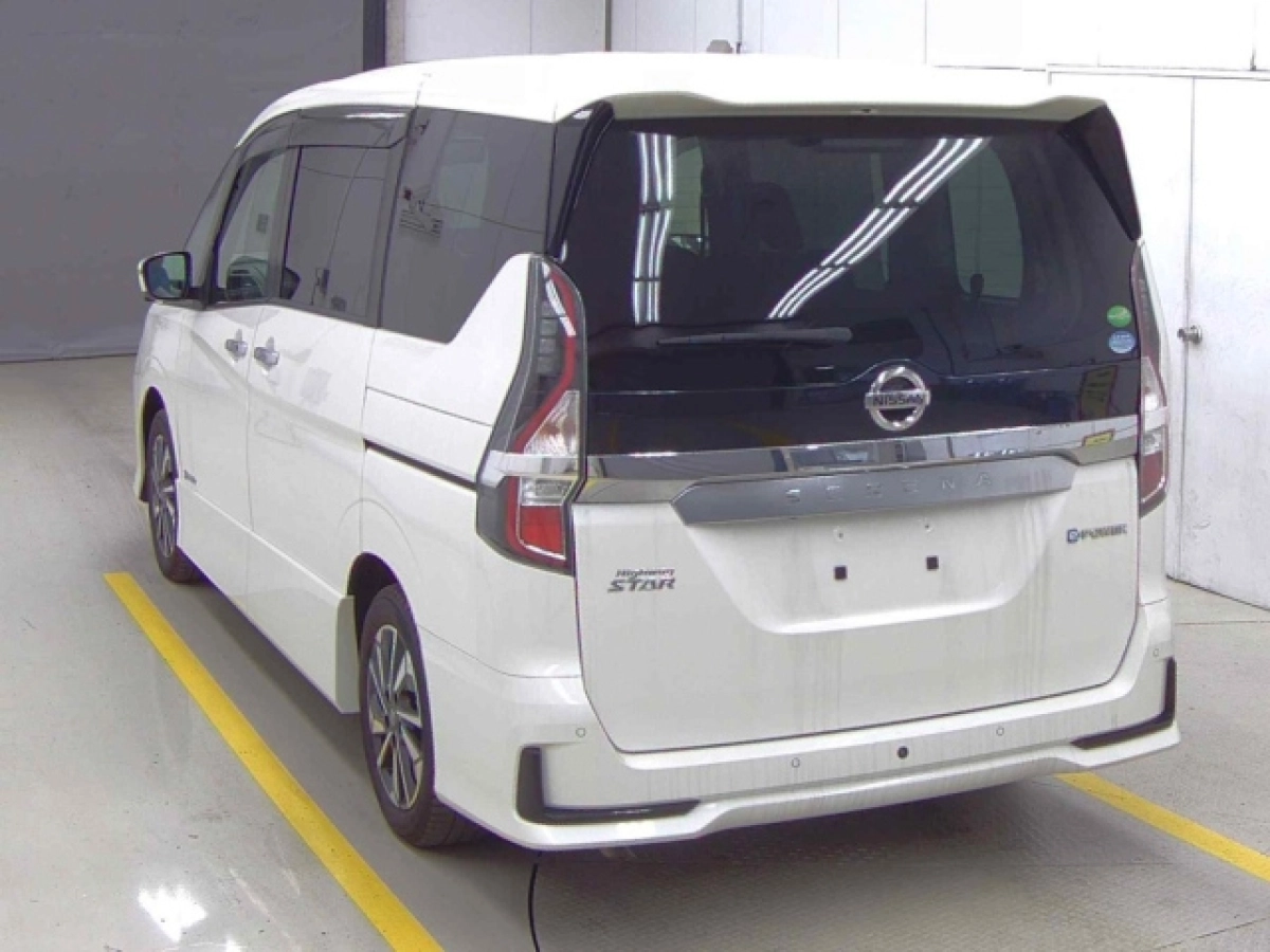 NISSAN SERENA