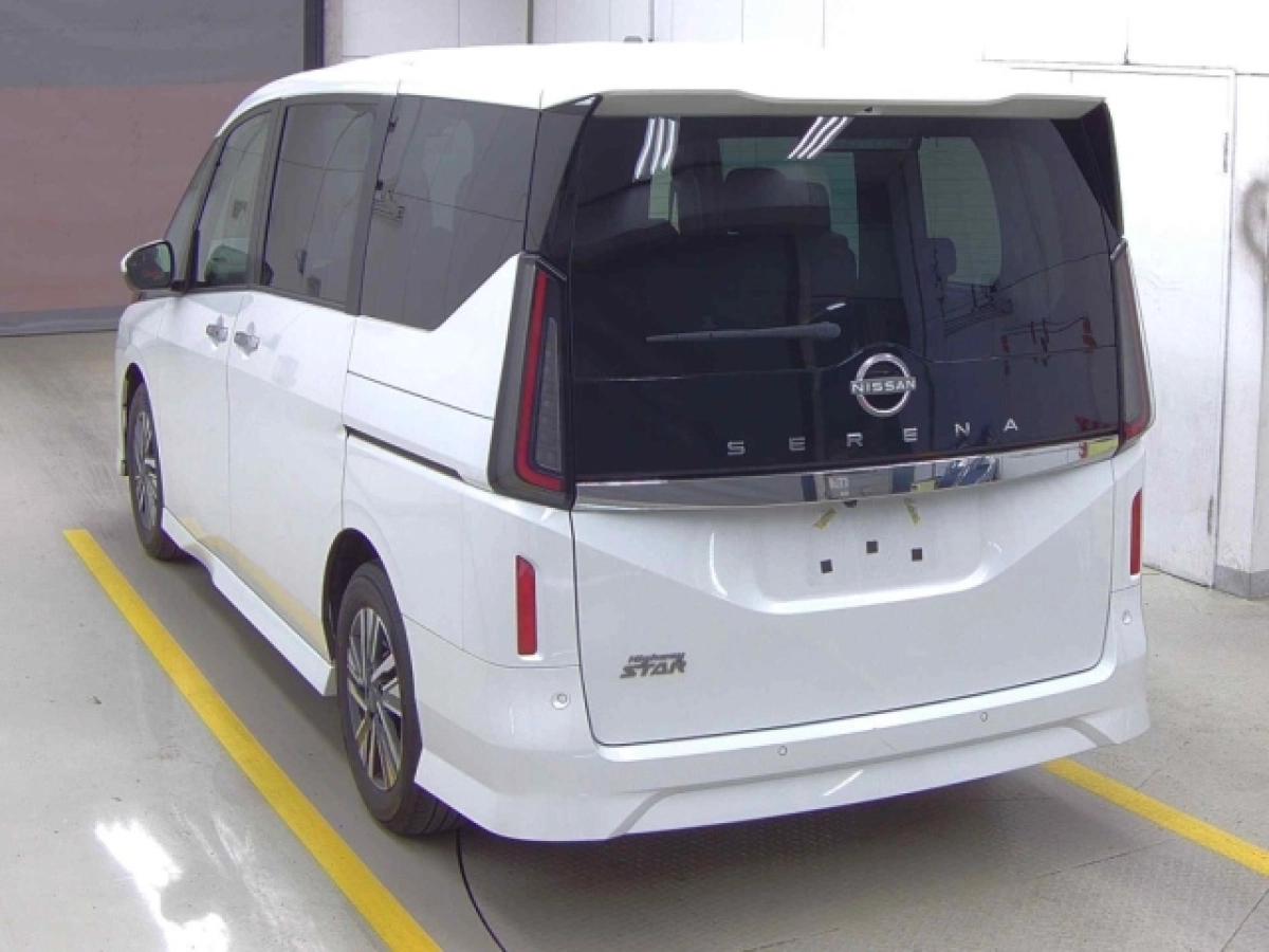 NISSAN SERENA