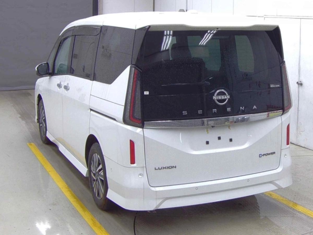 NISSAN SERENA