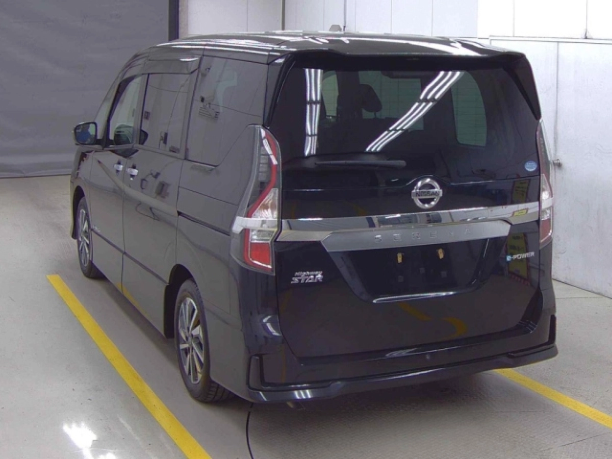 NISSAN SERENA