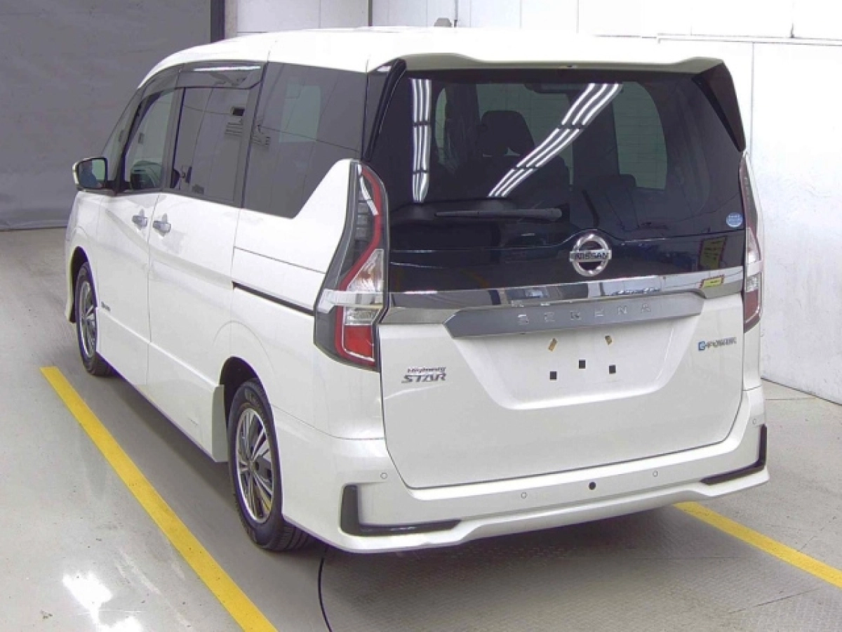 NISSAN SERENA