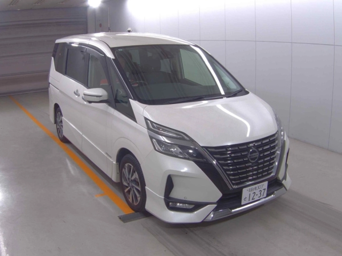 NISSAN SERENA