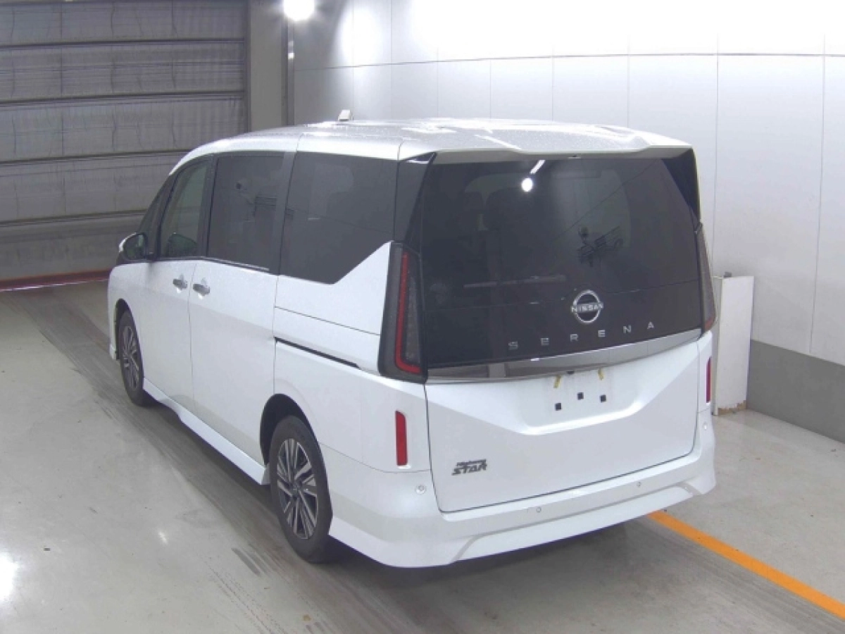 NISSAN SERENA
