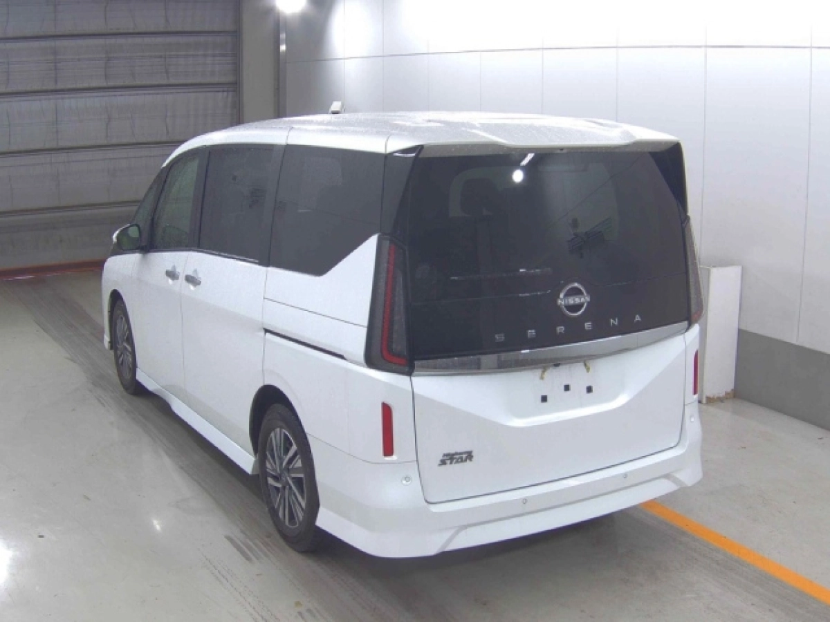 NISSAN SERENA