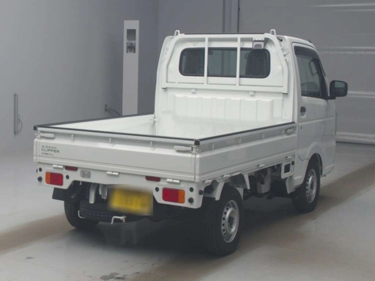 NISSAN CLIPPER TRUCK